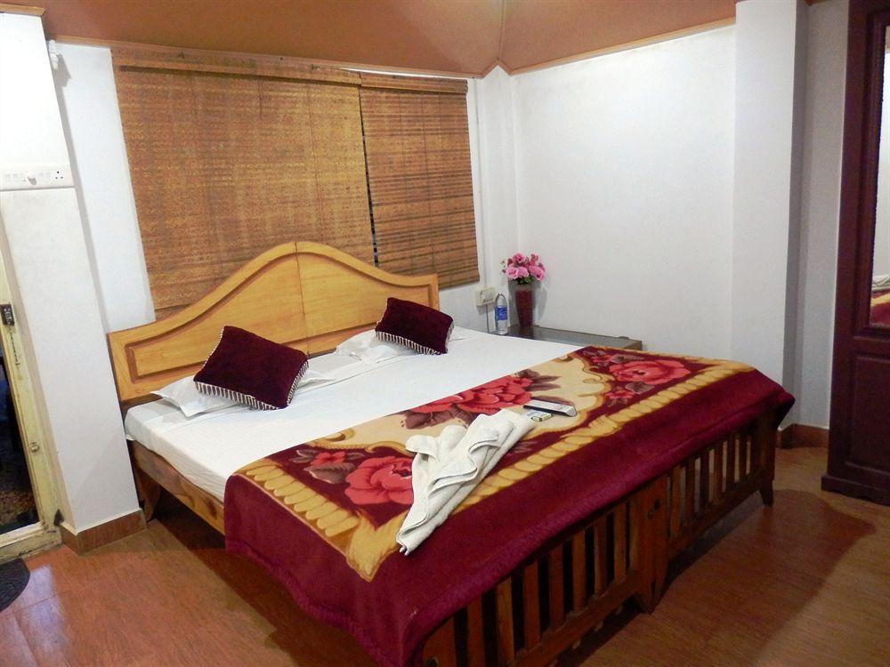Green Garden Cottage Thekkady Exterior photo